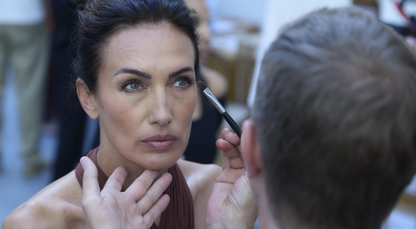 José Belmonte, maquillador: «Si queremos corregir una mirada caída o devolver la expresión perdida con los años, podemos jugar con líneas ascendentes en ojos»