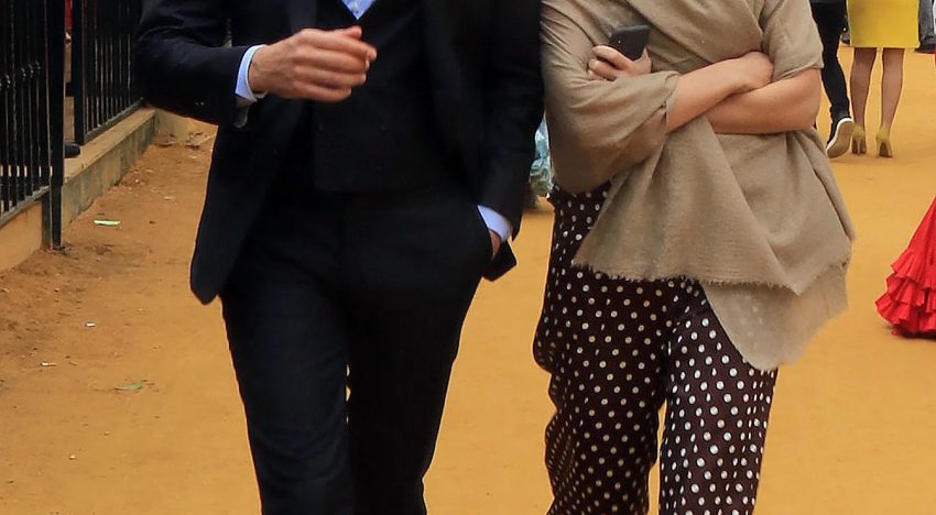 Adiós pantalones de rayas, han llegado a Zara los pantalones de lunares que ya puso de moda Marta Ortega: elegantes, versátiles y tendencia