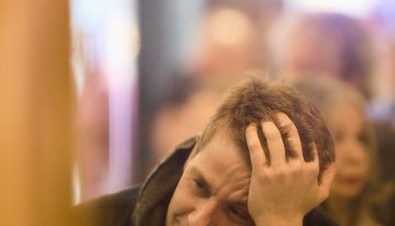 Alfonso J. Ussía, escritor: «Los sitios históricos han pasado a ser cafeterías de cadena. Todas las tiendas son iguales, no sabes si estás en una cafetería o comprándote unas zapas»