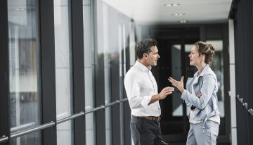 3 razones que se te escapan por las que alguien se cierra en banda, aunque tú tengas razón, según la experta en comunicación Aurora Michavila