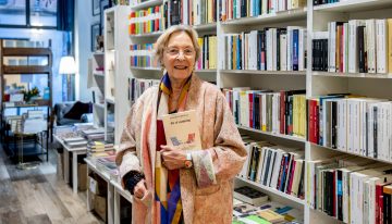 'En el camping', su nuevo libro de relatos, es la excusa perfecta para citarnos en un café de Madrid con Soledad Puertolas, escritora y académica española