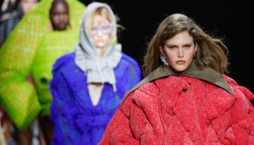 EGO cumple 20 años y cierra la MBFW de la manos de los principales diseñadores emergentes del panorama español, unas propuestas que conectan con los problemas actuales