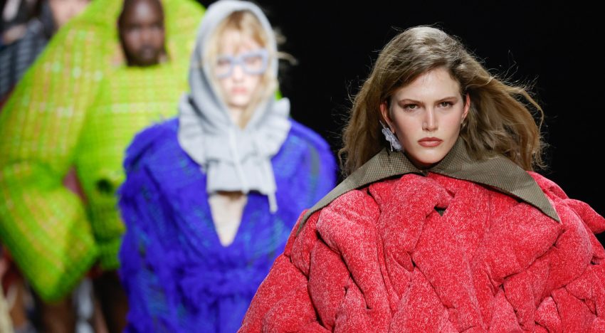 EGO cumple 20 años y cierra la MBFW de la manos de los principales diseñadores emergentes del panorama español, unas propuestas que conectan con los problemas actuales