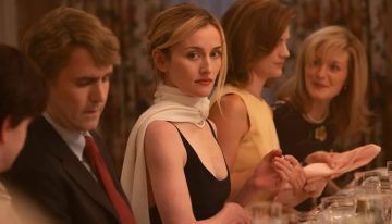 Ni chal ni capa, puede que la tía Ethel no lo apruebe en 'Love Story', pero este es el accesorio estrella de las invitadas elegantes de primavera