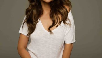 Mónica Cruz (49 años): «Uso un champú de cebolla y ortiga blanca porque hidrata mi pelo y no lo apelmaza ni lo deja demasiado fino»