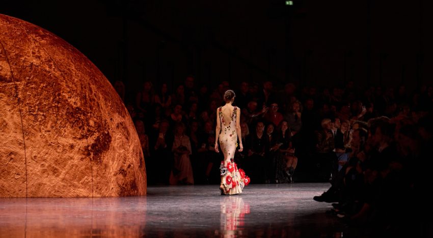 Fenómeno Chanel: la colección que desafió la crisis del lujo. ¿Qué tiene Blazy para haber agotado existencias al poco de llegar a las tiendas?