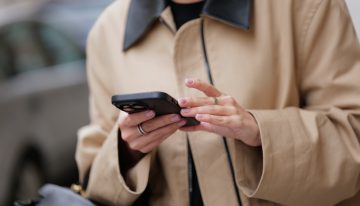 Uñas minimalistas: se llevan cortas y con brillo, así es la nueva manicura tendencia de la temporada, ¿comodidad o ahorro?