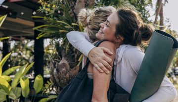Estela Lladó-Carbó, especialista en neurofisiología, sobre cómo prevenir el envejecimiento: «Las gafas de filtro de luz azul ayudan un poco, pero lo mejor es no tener que usarlas»