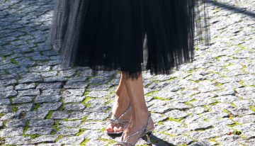 Cómo hacerse la mejor pedicura de la primavera: los colores de uñas y las claves de las expertas para llevar los pies impecables