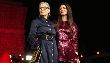 Anne Hathaway se pone las icónicas botas de El diablo viste de Prada y Meryl Streep estrena un vestido de casi 8000 euros
