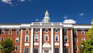 Gobierno de Trump demanda a Harvard por permitir el «antisemitismo»