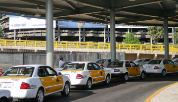 Taxis de aplicación vs taxis de aeropuerto, la disputa transportista en México de cara al Mundial 2026