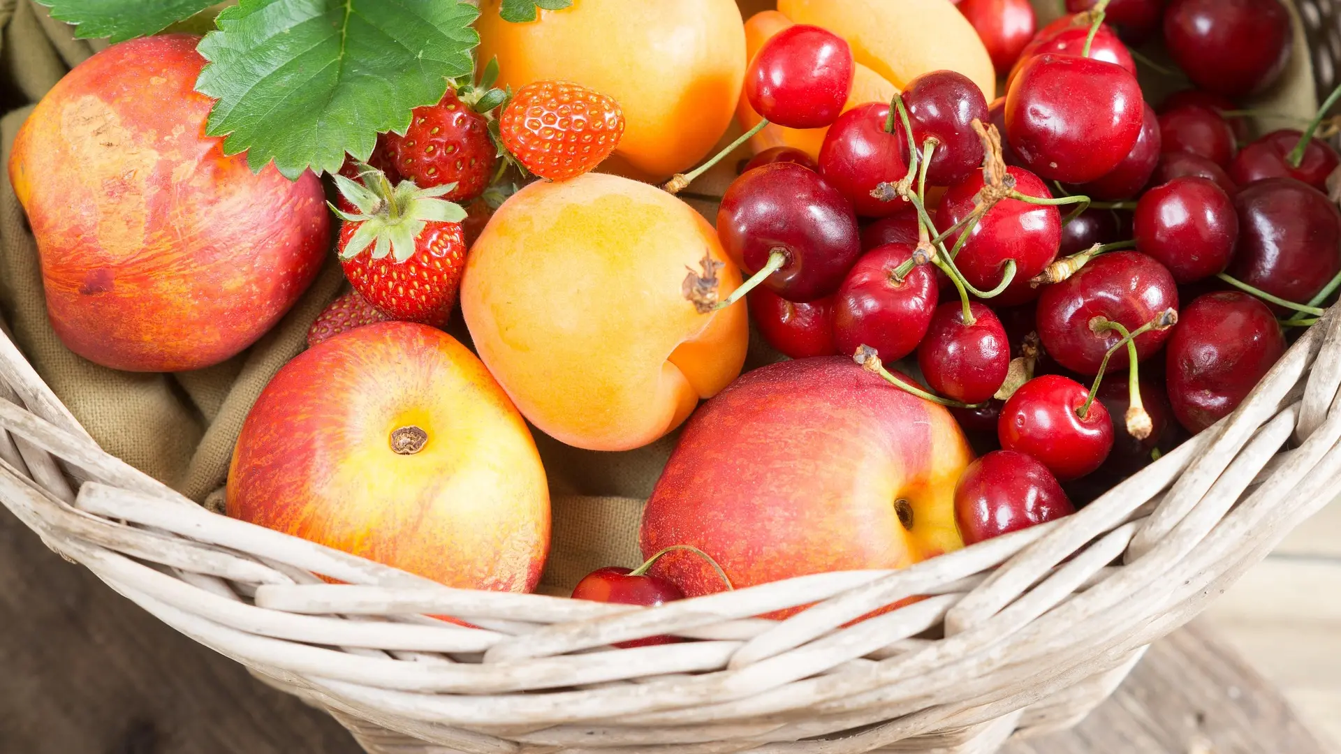 Cómo lavar las frutas y verduras para evitar pesticidas: las maneras más seguras de hacerlo