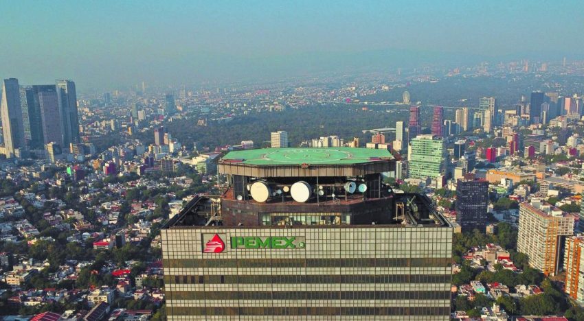 ¿Quiénes son los extrabajadores de LyFC y Pemex con pensiones “doradas” de más de 1 millón de pesos?