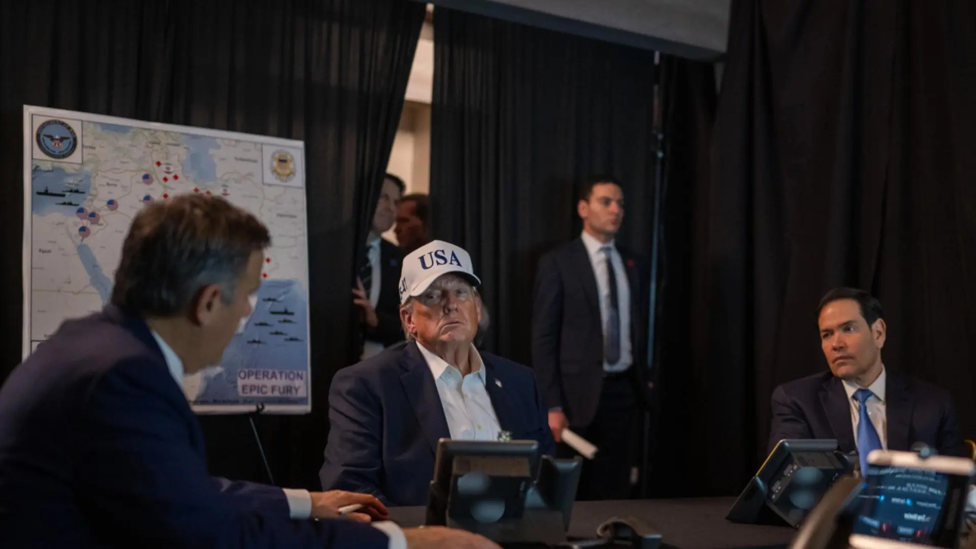 Trump fue alertado del riesgo de que Irán bloqueara el estrecho de Ormuz y aun así decidió atacar, según 'The Wall Street Journal'