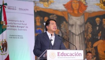 Mario Delgado encabeza ceremonia por los 100 años de la Normal Rural de Ayotzinapa; reconoce su legado para la Nueva Escuela Mexicana