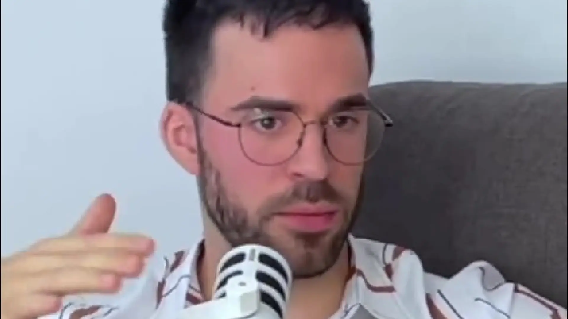 Daniel Tejedor, psicoanalista: «Es imposible ser feliz en una relación de pareja cuando el otro es mucho más tonto que tú»