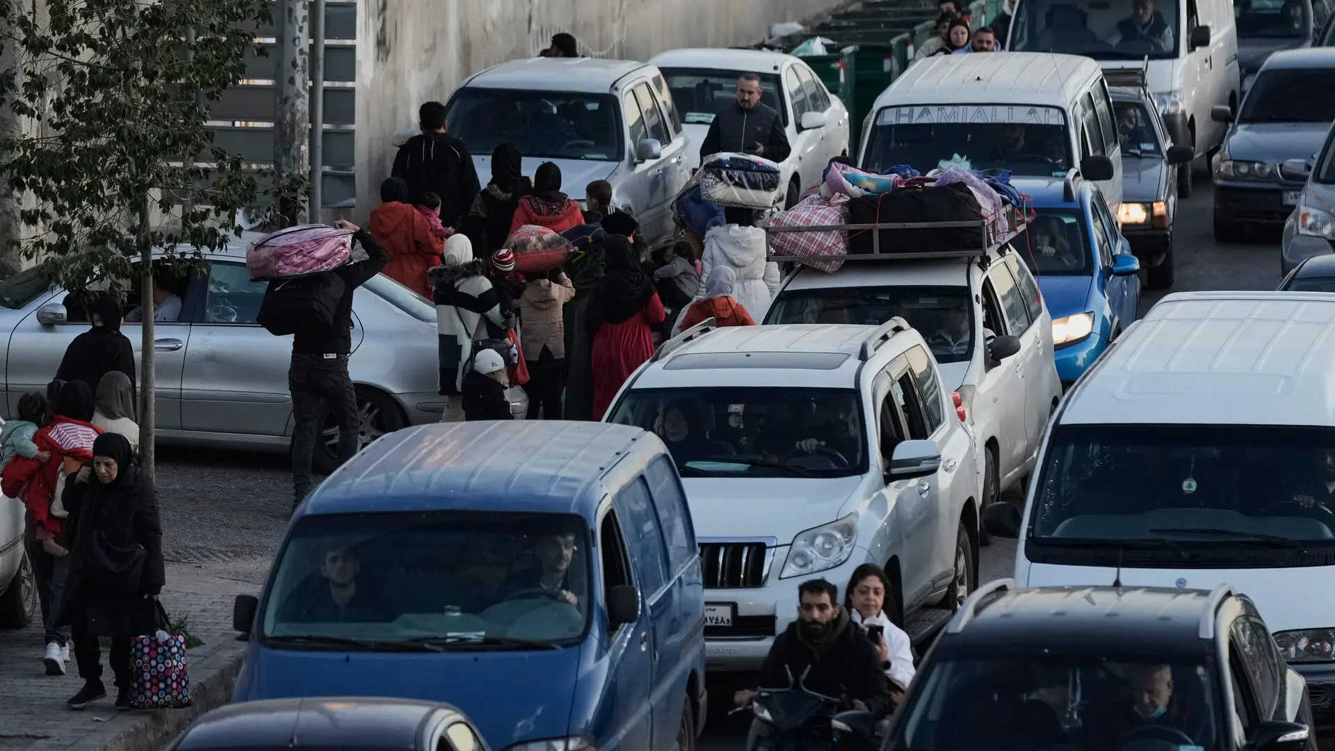Irán lleva la guerra a Azerbaiyán mientras los libaneses huyen de Beirut tras la amenaza de Israel de bombardeos masivos