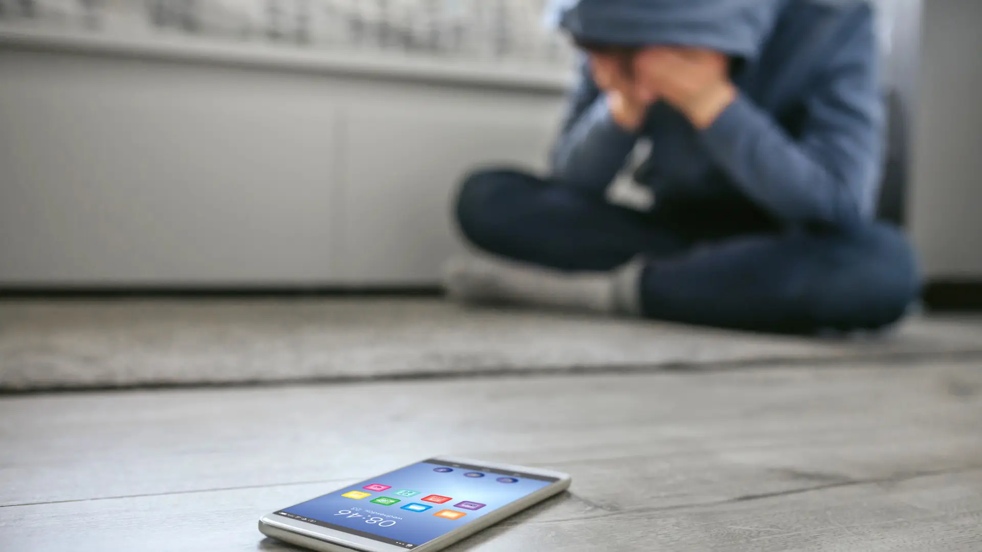 Los psicólogos advierten: el uso problemático de internet triplica la depresión en menores