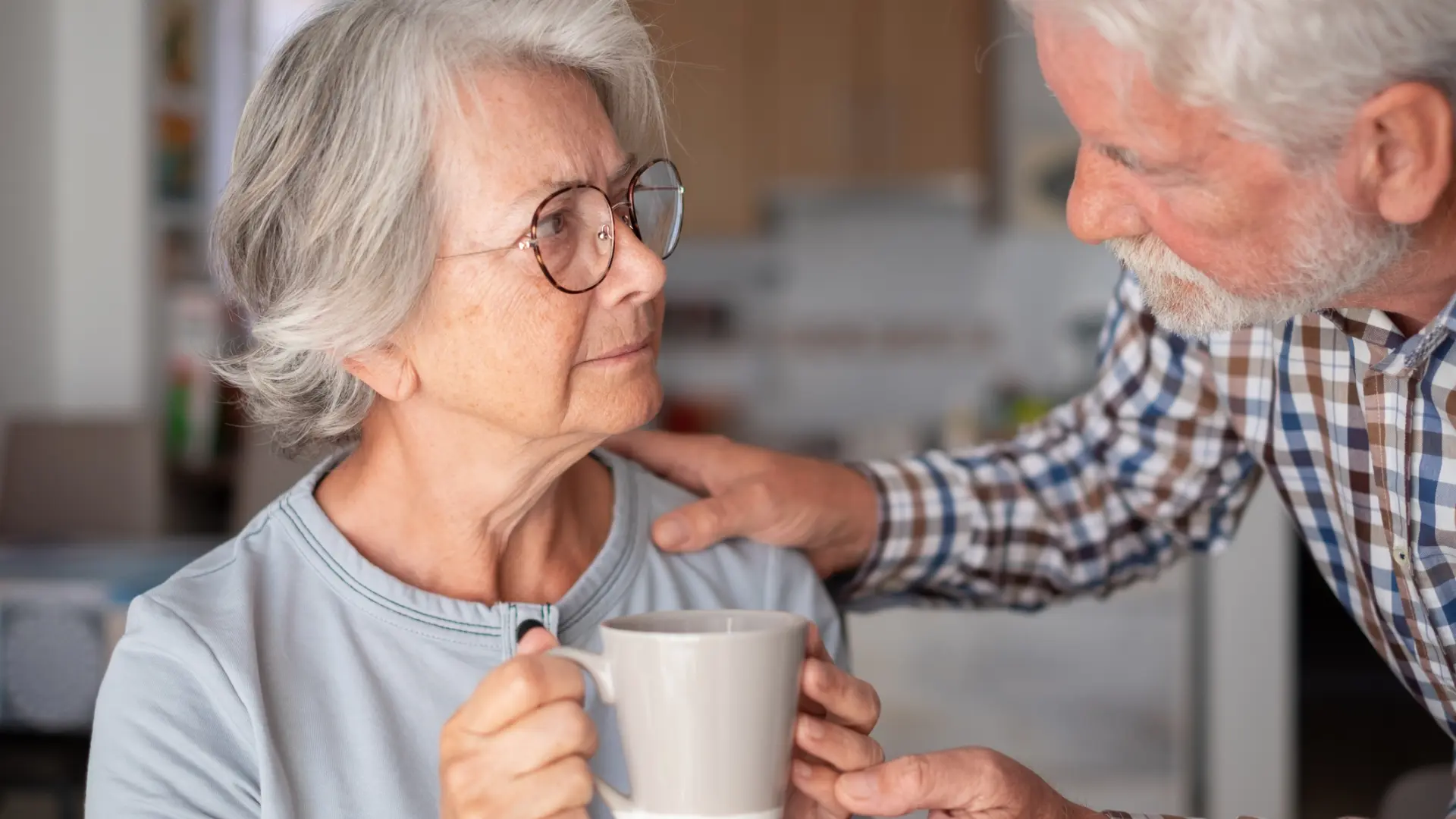 Un análisis de sangre predice la demencia en mujeres hasta 25 años antes de que comiencen los síntomas