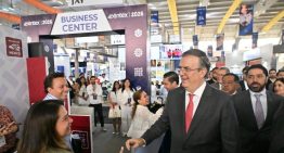 Industria farmacéutica, con la mira en Puebla para invertir en polo de desarrollo: Ebrard