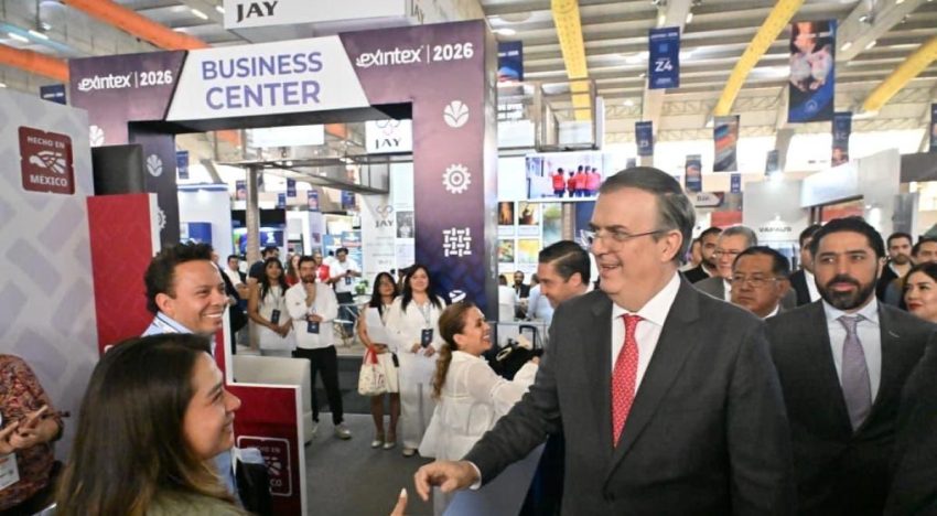Industria farmacéutica, con la mira en Puebla para invertir en polo de desarrollo: Ebrard