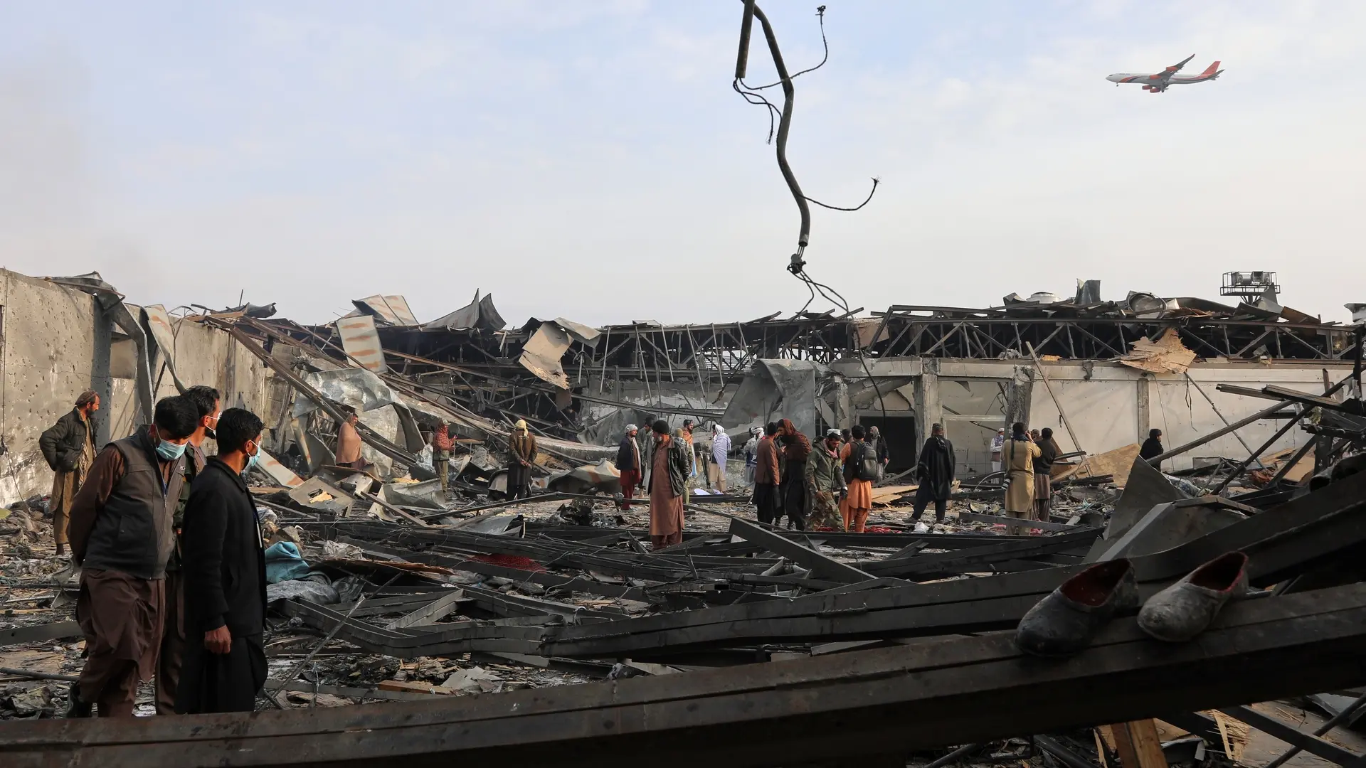 Los talibanes elevan a 400 los muertos por el bombardeo de Pakistán a un hospital de Kabul