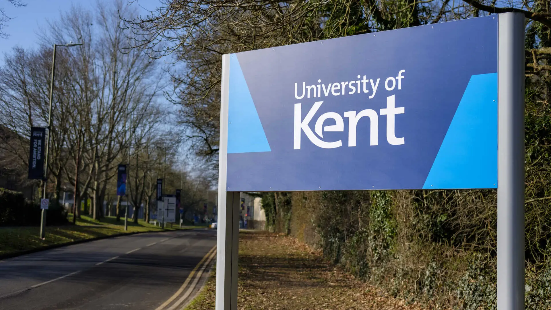 Un brote de meningitis deja dos estudiantes muertos y 15 ingresados en una universidad de Reino Unido: «Estamos devastados»