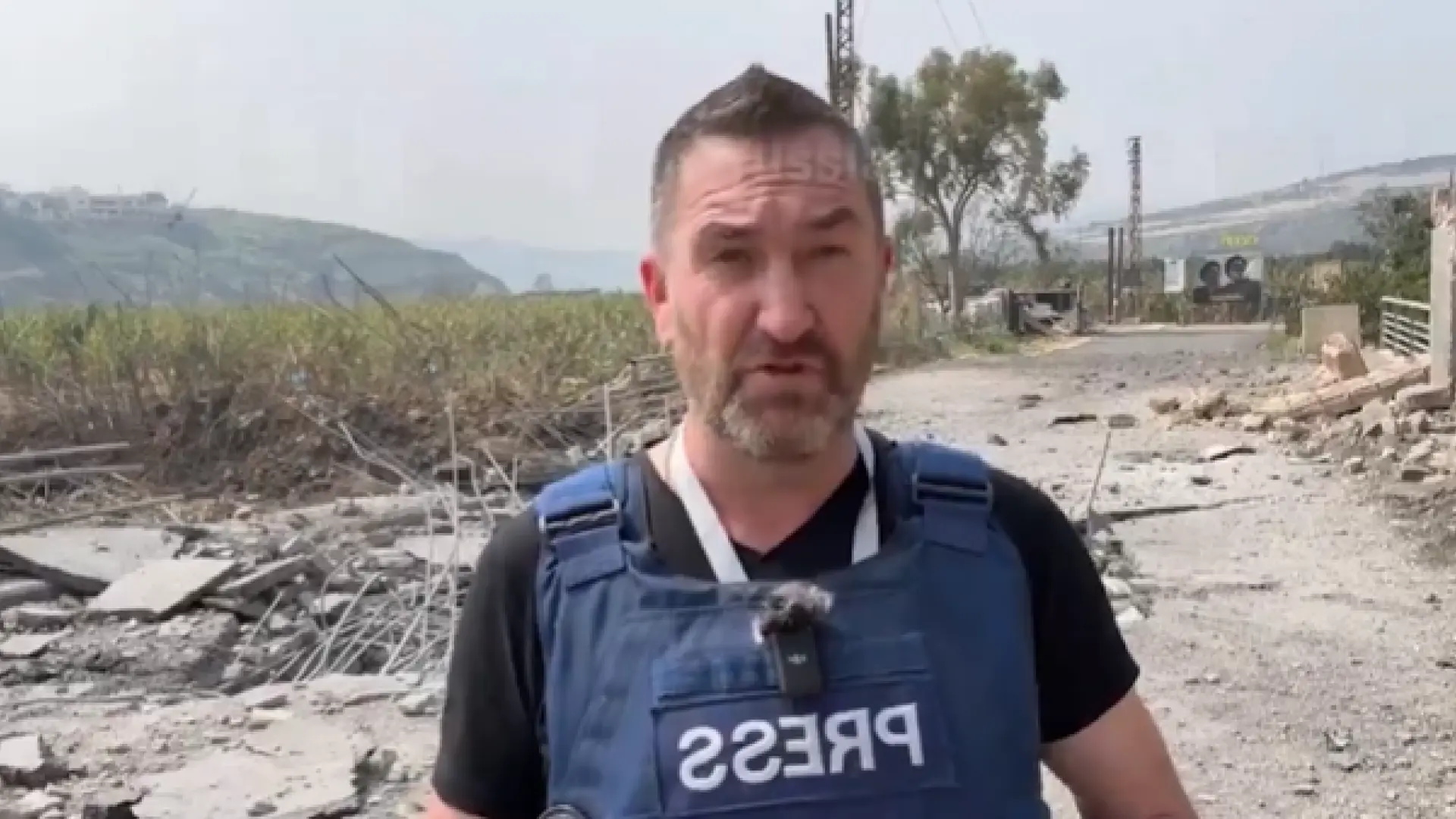 La reacción de un periodista después de que un misil le caiga a pocos metros: «Si creen que nos van a silenciar, están muy equivocados»