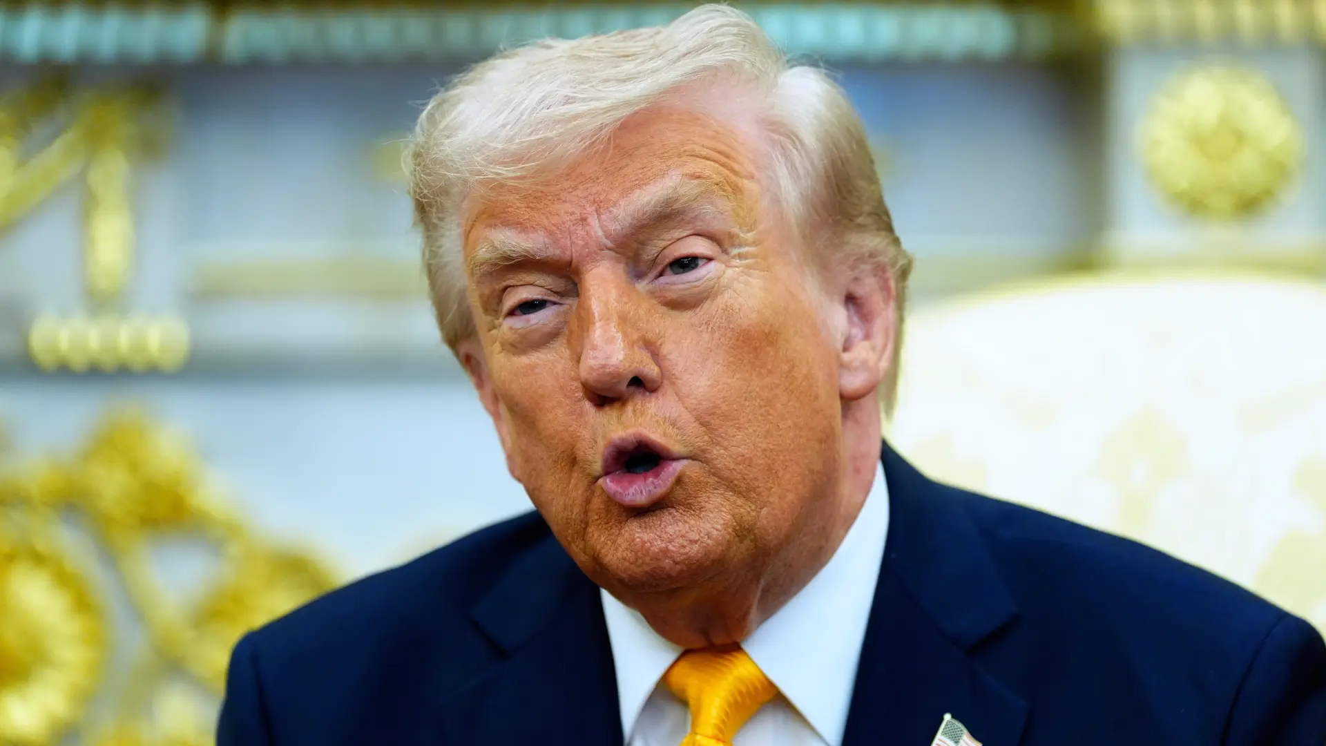 Trump amplía el plazo para que Irán libere Ormuz tras sus «conversaciones productivas» con el régimen, pero Teherán las niega