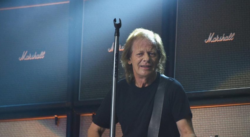 Stevie Young, de banda AC/DC, es hospitalizado en Argentina, pero se encuentra «bien»