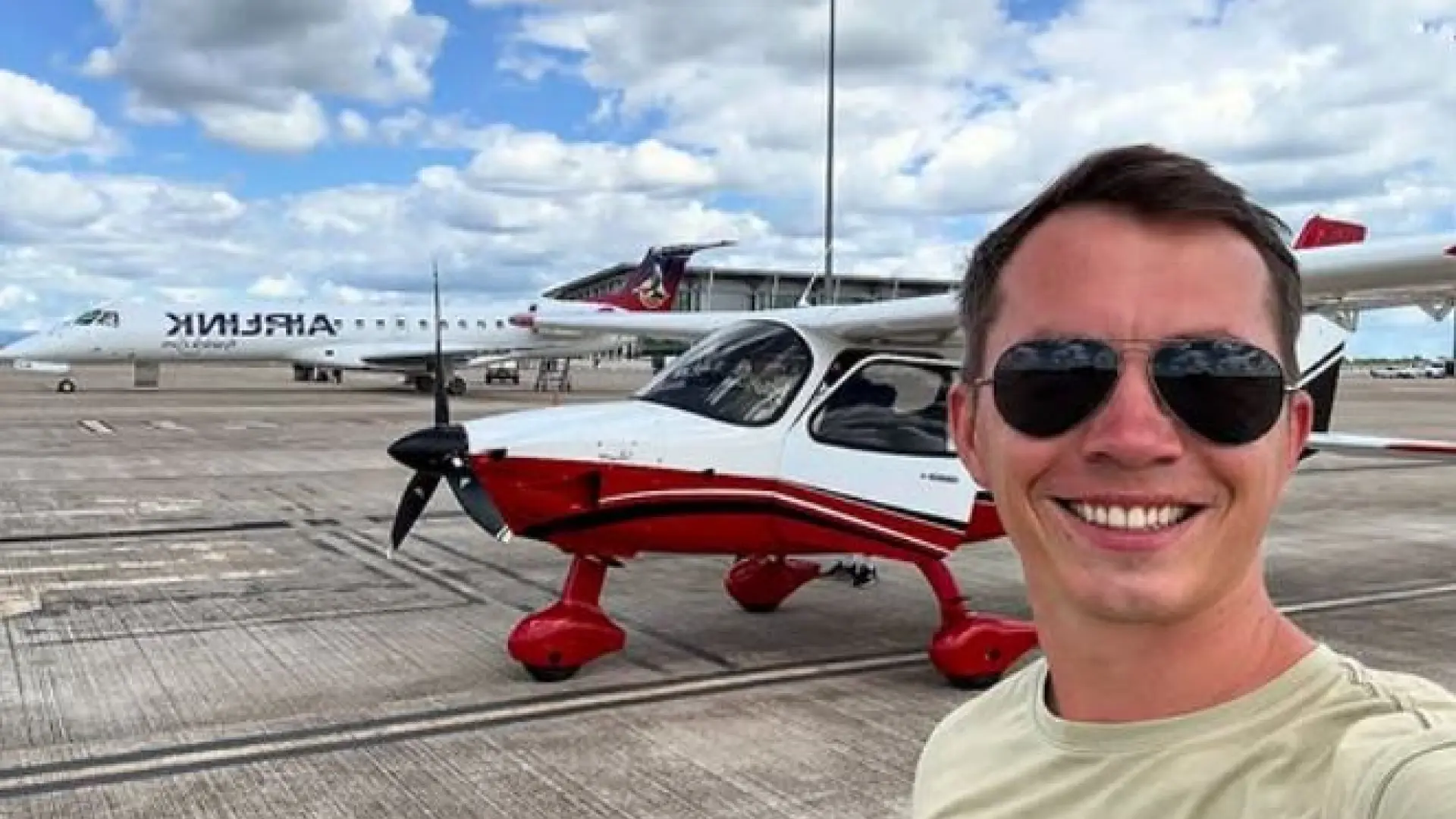 Muere el 'influencer' ruso Pavel Koshkin tras ser derribada su avioneta: fue confundida con un dron ucraniano