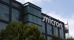 Micron cae casi 4% en Wall Street pese a menor aversión al riesgo de los inversionistas