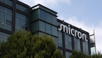 Micron cae casi 4% en Wall Street pese a menor aversión al riesgo de los inversionistas