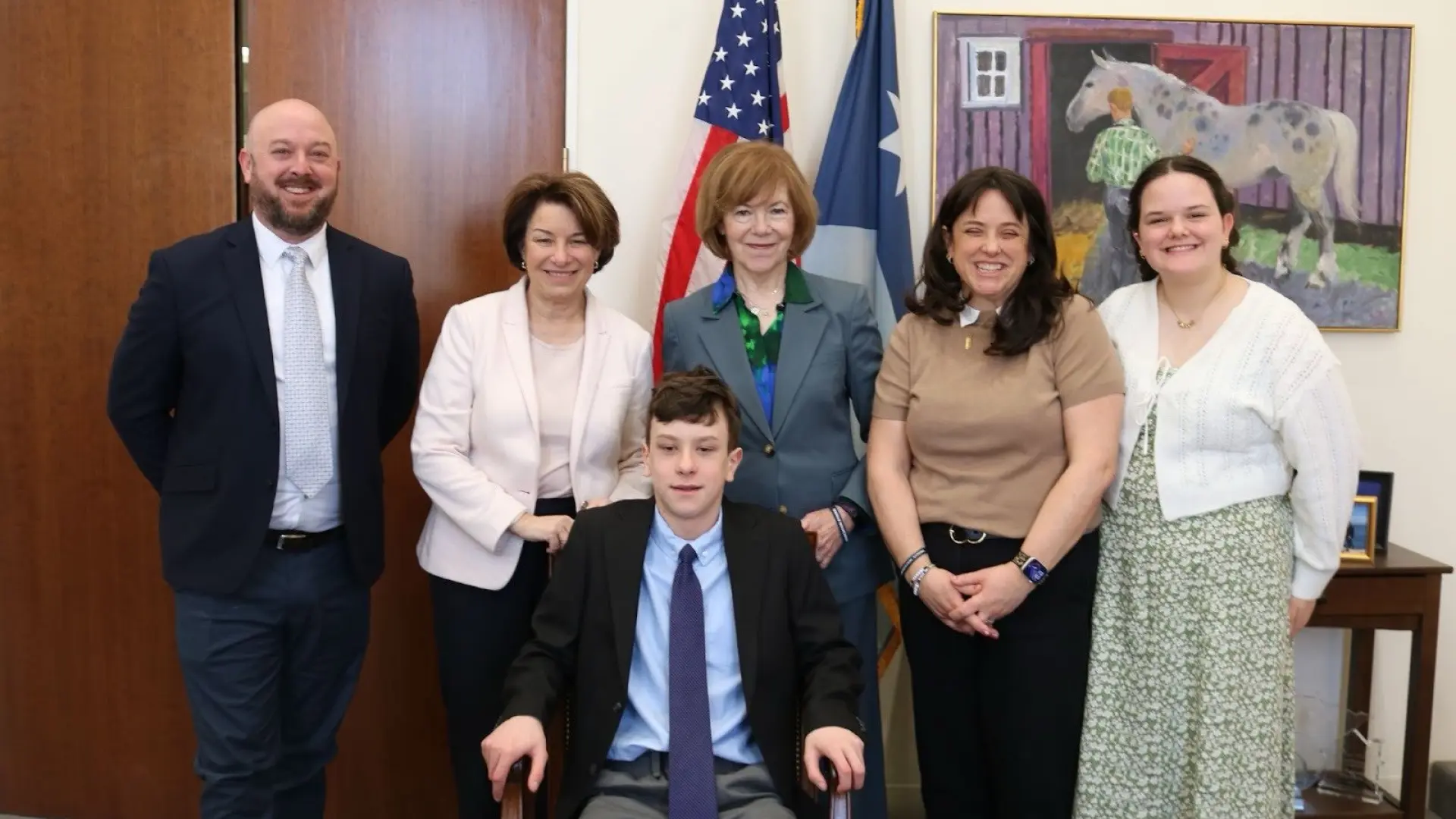 Un estudiante de 10 años recibe el Premio al Ciudadano Ejemplar por salvarle la vida a un compañero en el tiroteo de Minneapolis