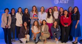 AT&T lanza Comunidad eNOVADORAS para fortalecer negocios de mujeres