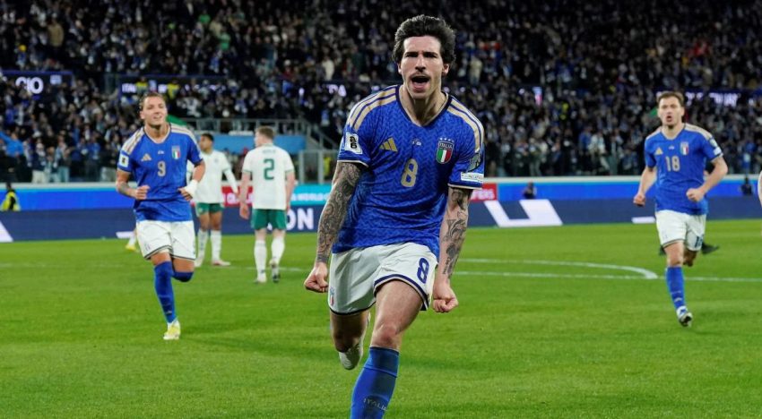 Italia supera primera de dos pruebas para volver al Mundial