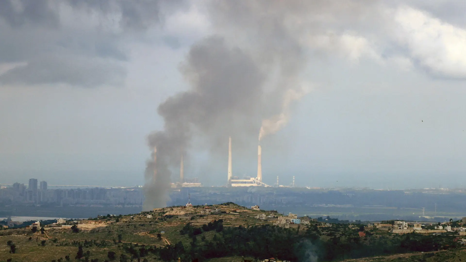 Guerra en Irán, en directo | EEUU estudia enviar 10.000 soldados más mientras siguen los ataques en el Golfo Pérsico