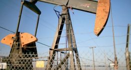 El brent abre la semana con un alza moderada del 1,40 %, por encima de los 104 dólares