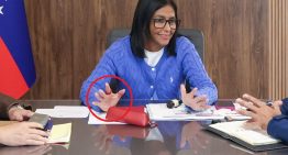 Red Fashion: Delcy Rodríguez presume sofisticado anillo inteligente mientras habla de «ahorro energético»