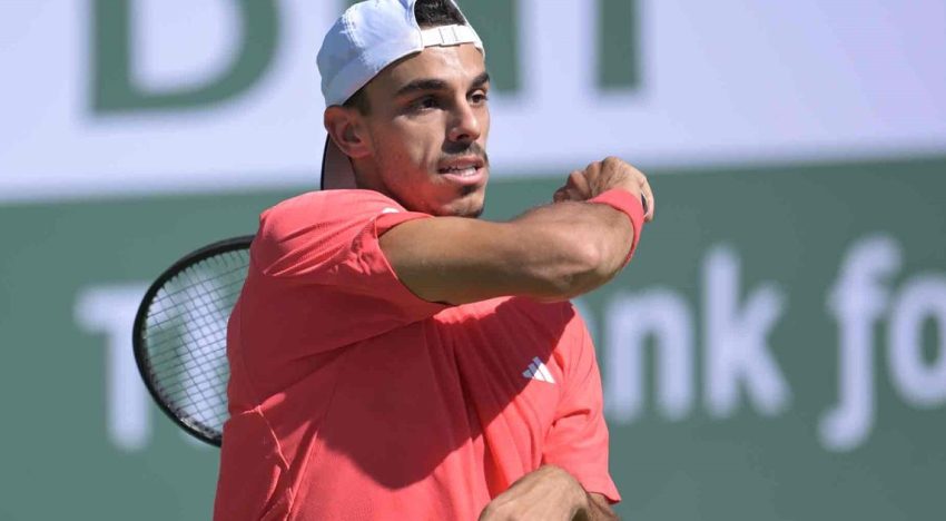Masters 1000 de Indian Wells: Francisco Cerúndolo tuvo que sufrir para ganarle a Benjamin Bonzi pero festejó en el debut