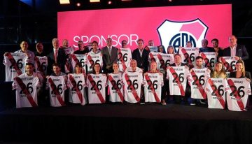 David Trezeguet ya asume su nuevo rol en River: viajó a Paraguay por el sorteo de la Copa Sudamericana