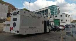 PNB retiró el «murciélago» que impedía acceso a familiares de presos políticos en Zona 7 (Imágenes)