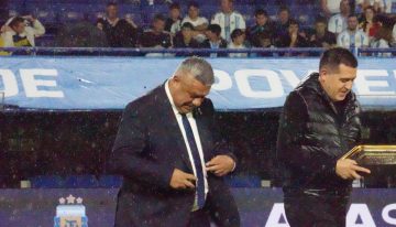 Lluvia de silbidos e insultos a Chiqui Tapia en una Bombonera con muchos huecos para ver el amistoso Argentina y Mauritania rumbo al Mundial 2026