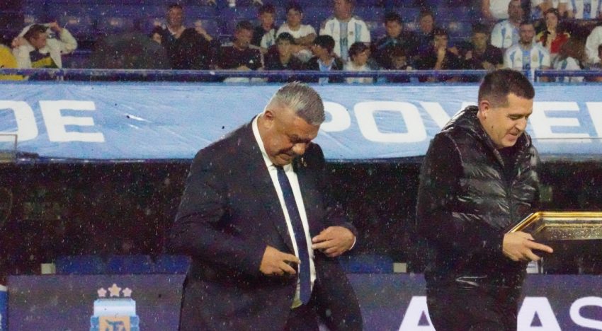 Lluvia de silbidos e insultos a Chiqui Tapia en una Bombonera con muchos huecos para ver el amistoso Argentina y Mauritania rumbo al Mundial 2026