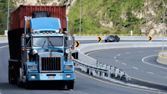 Intt suspende circulación de transporte de carga superior a las tres toneladas y media