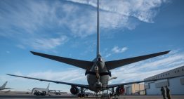 Aviones militares de EEUU no cesan sus operaciones cerca de Venezuela