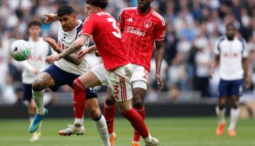 El colapso del Tottenham de Cuti Romero: quedó a un punto de la zona de descenso en la Premier y se salvó por el Aston Villa de Dibu Martínez