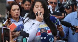 Andreína Baduel denunció que intentaron obligar a su hermano a mentir sobre su estado en prisión (VIDEO)