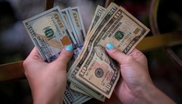 Asdrúbal Oliveros responde la gran duda: ¿conviene dolarizar la economía venezolana?